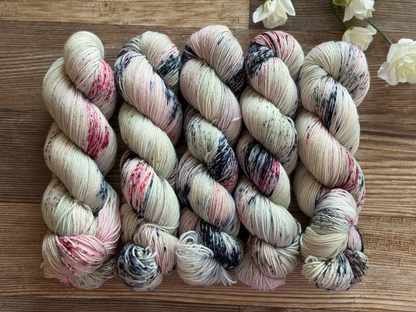Rosewood Confetti 100g Essential Skein