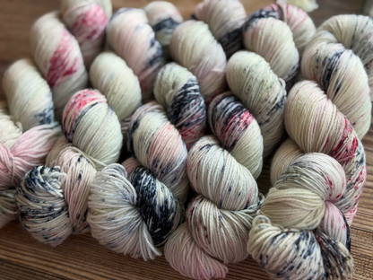 Rosewood Confetti 100g Essential Skein
