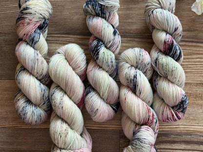 Rosewood Confetti 100g Essential Skein